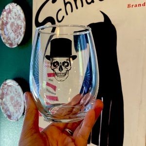 Stemless wine glasses Skull wearing top hat and crown